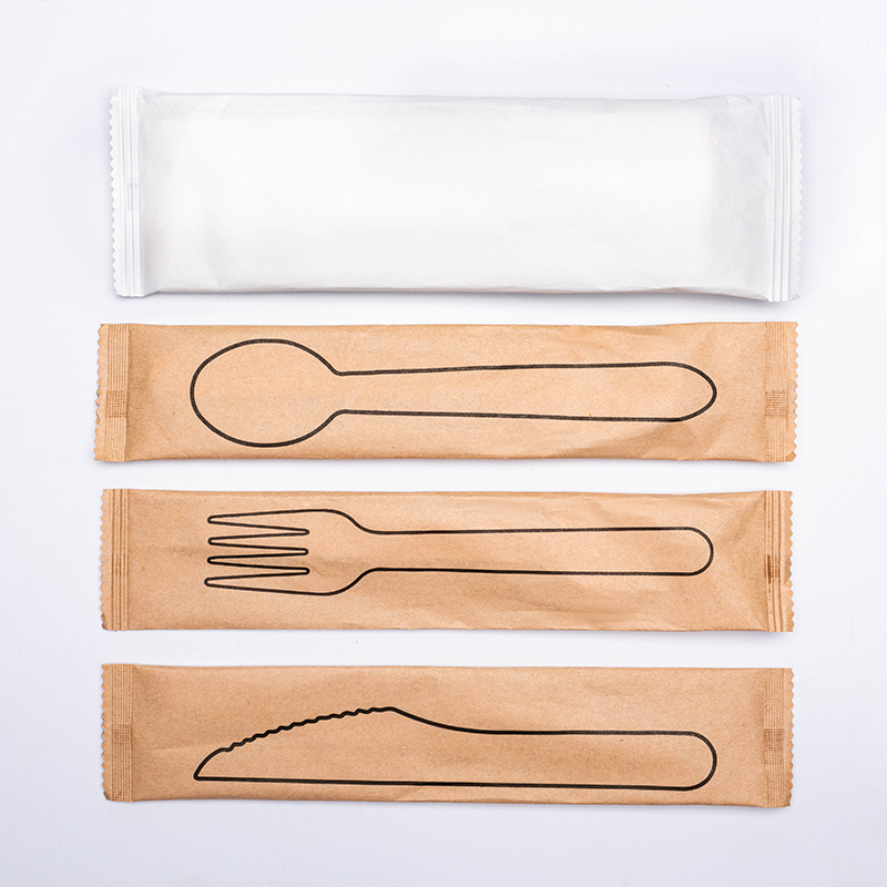 Puiset pöytäastiat